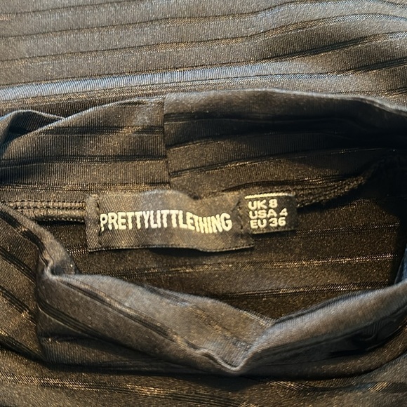 Pretty Little Things Mock Neck Long Sleeve Peekaboo Bodysuit Size 4 Minimalist - Picture 12 of 14